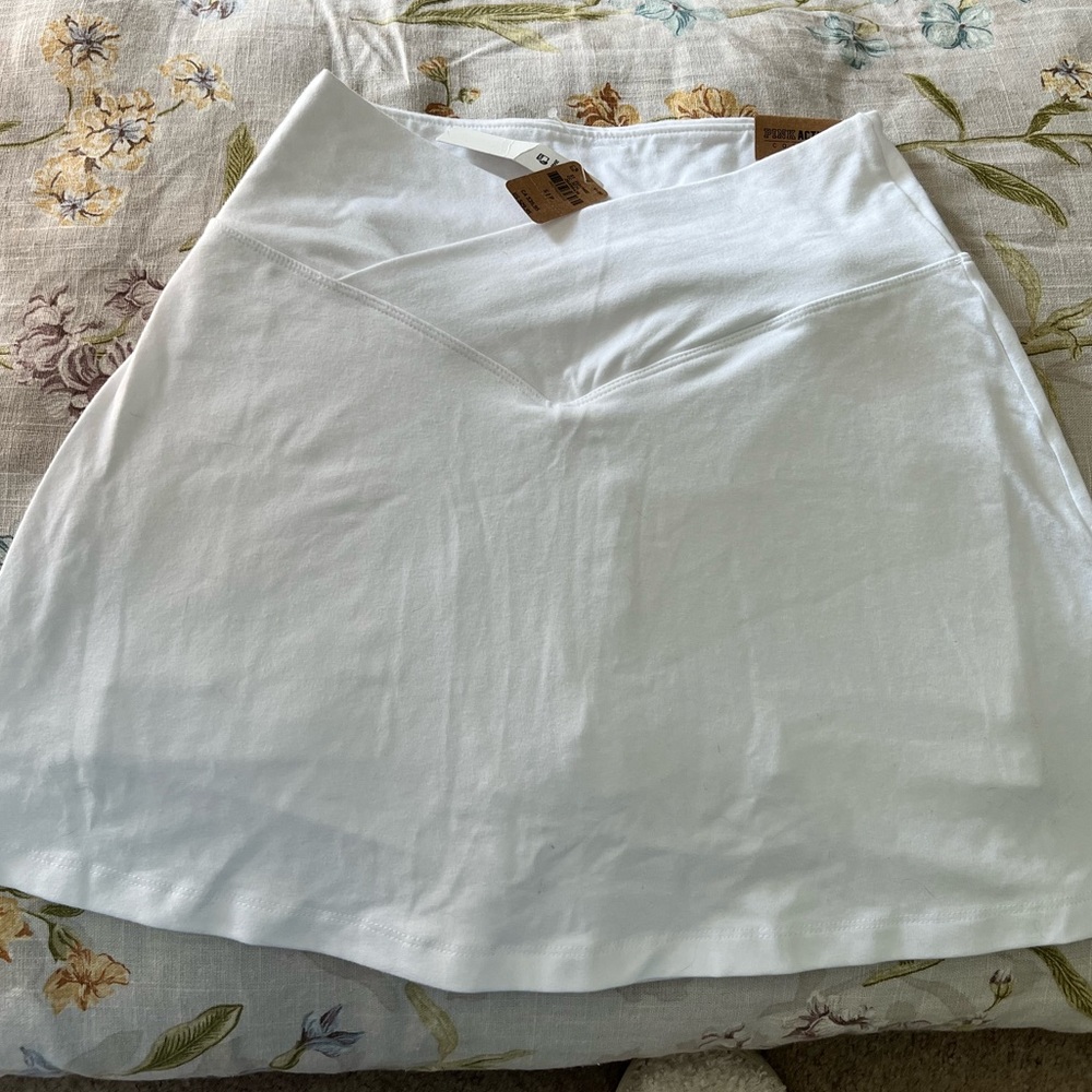 Brand new Victoras Secret PINK skirt!